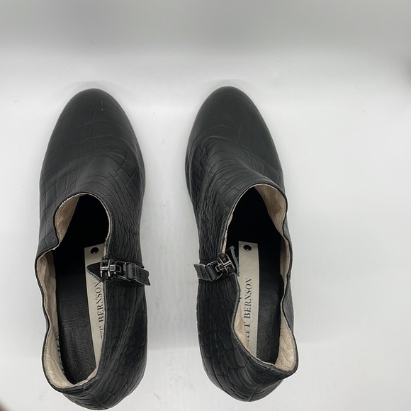 Matt Bernson Shoes Matt Bernson Jagguar Black Croc Ankle Booties size - 7 - Picture 5 of 10